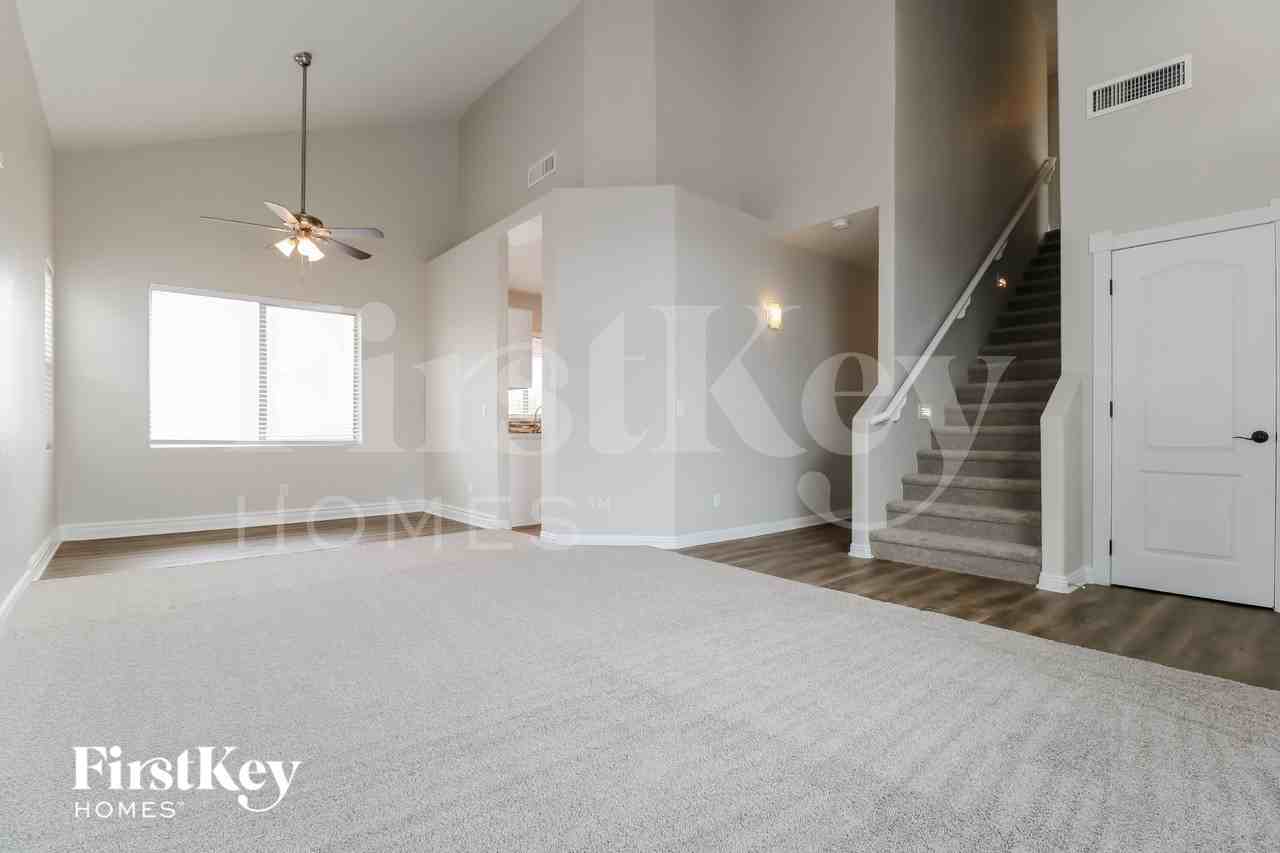 4302 S 249th Ave - Photo 4 of 15