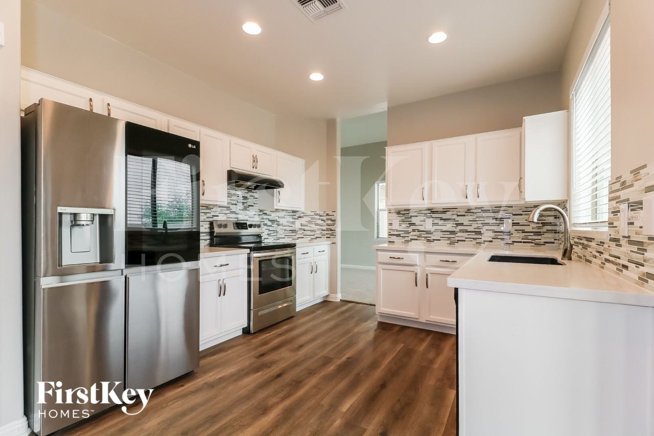 4302 S 249th Ave - Photo 6 of 15