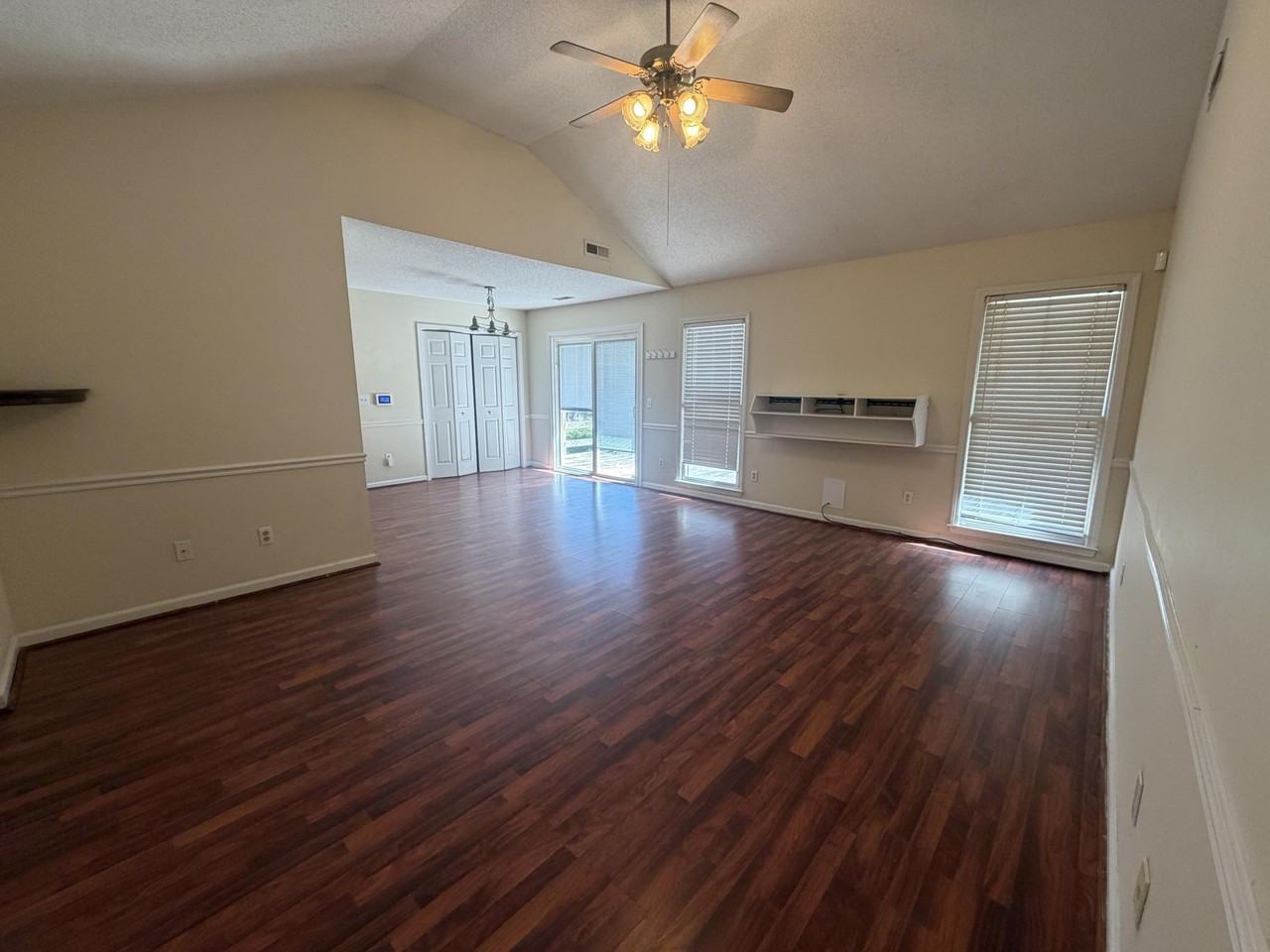 720 Marigold St - Photo 6 of 32