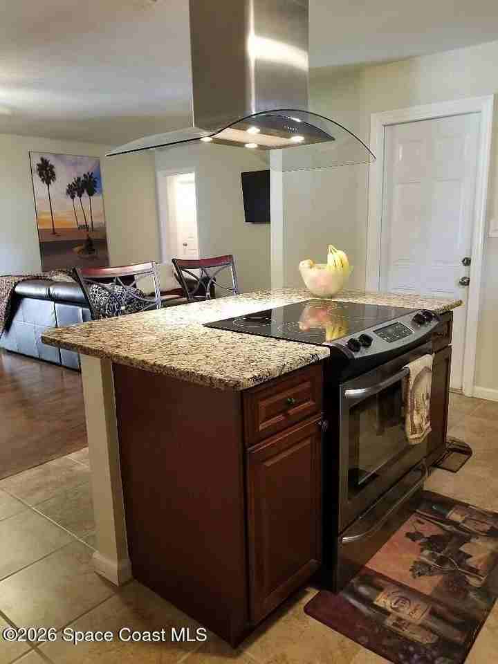 1833 Oakwood Trl - Photo 4 of 21