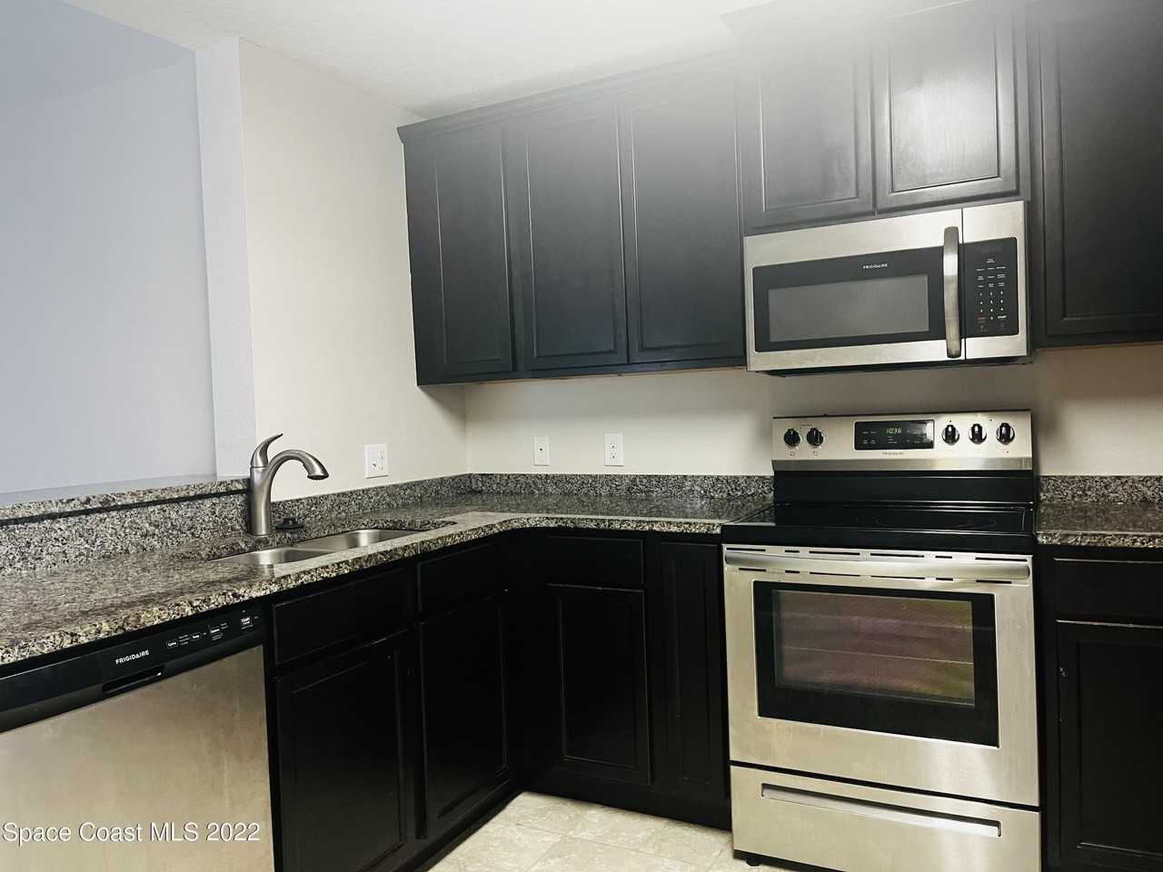 4027 Meander Pl Unit 201 - Photo 4 of 23