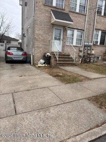 245 Livingston Ave - Photo 3 of 24