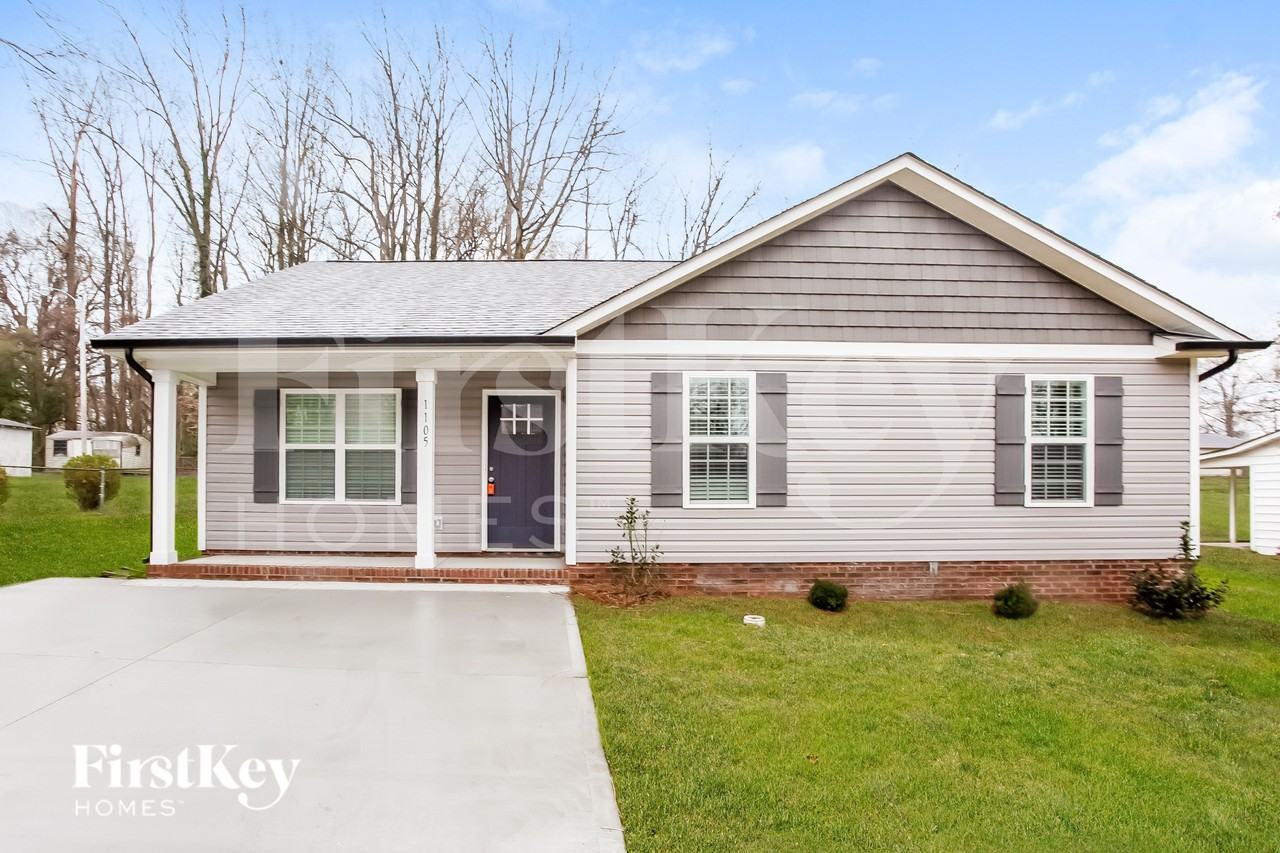 1105 Northside St - Photo 2 of 15