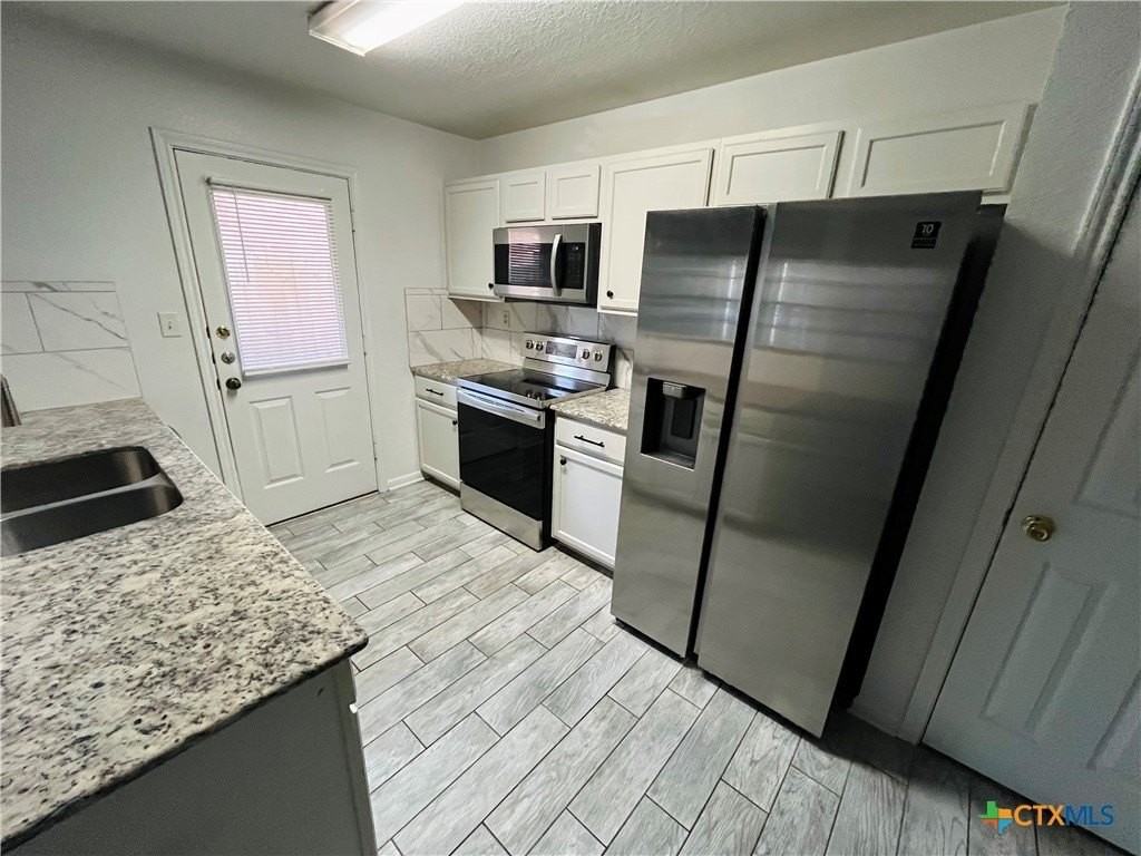 4601 John David Dr - Photo 4 of 14