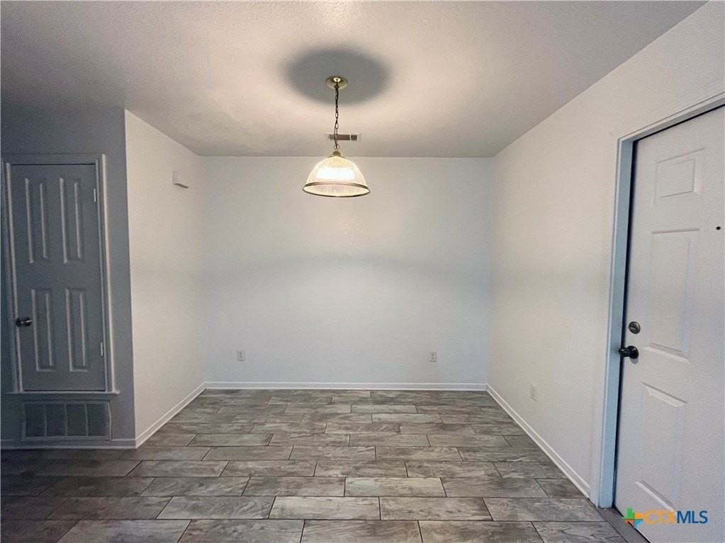 4601 John David Dr - Photo 6 of 14