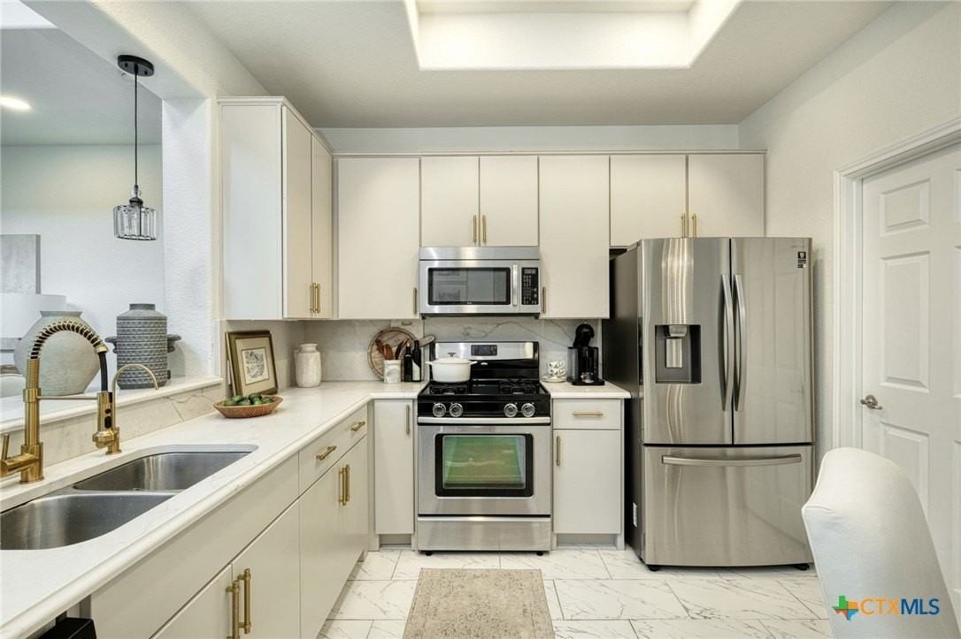 7233 Menchaca Rd Unit 10 - Photo 3 of 15