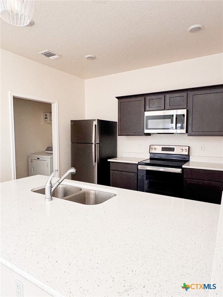 4913 Rose Garden Loop - Photo 3 of 12