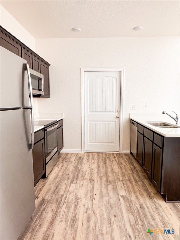 4913 Rose Garden Loop - Photo 4 of 12