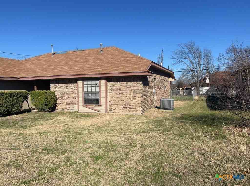 4405 Greenlee Dr - Photo 3 of 12