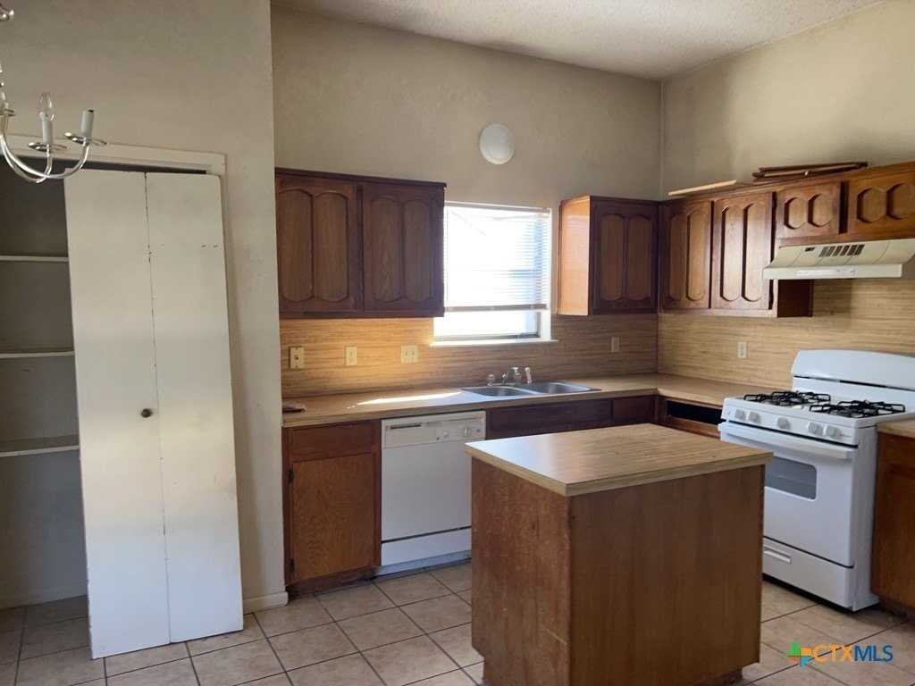 4405 Greenlee Dr - Photo 6 of 12