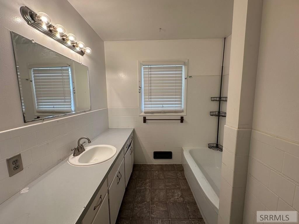 1165 Homer Ave - Photo 6 of 12