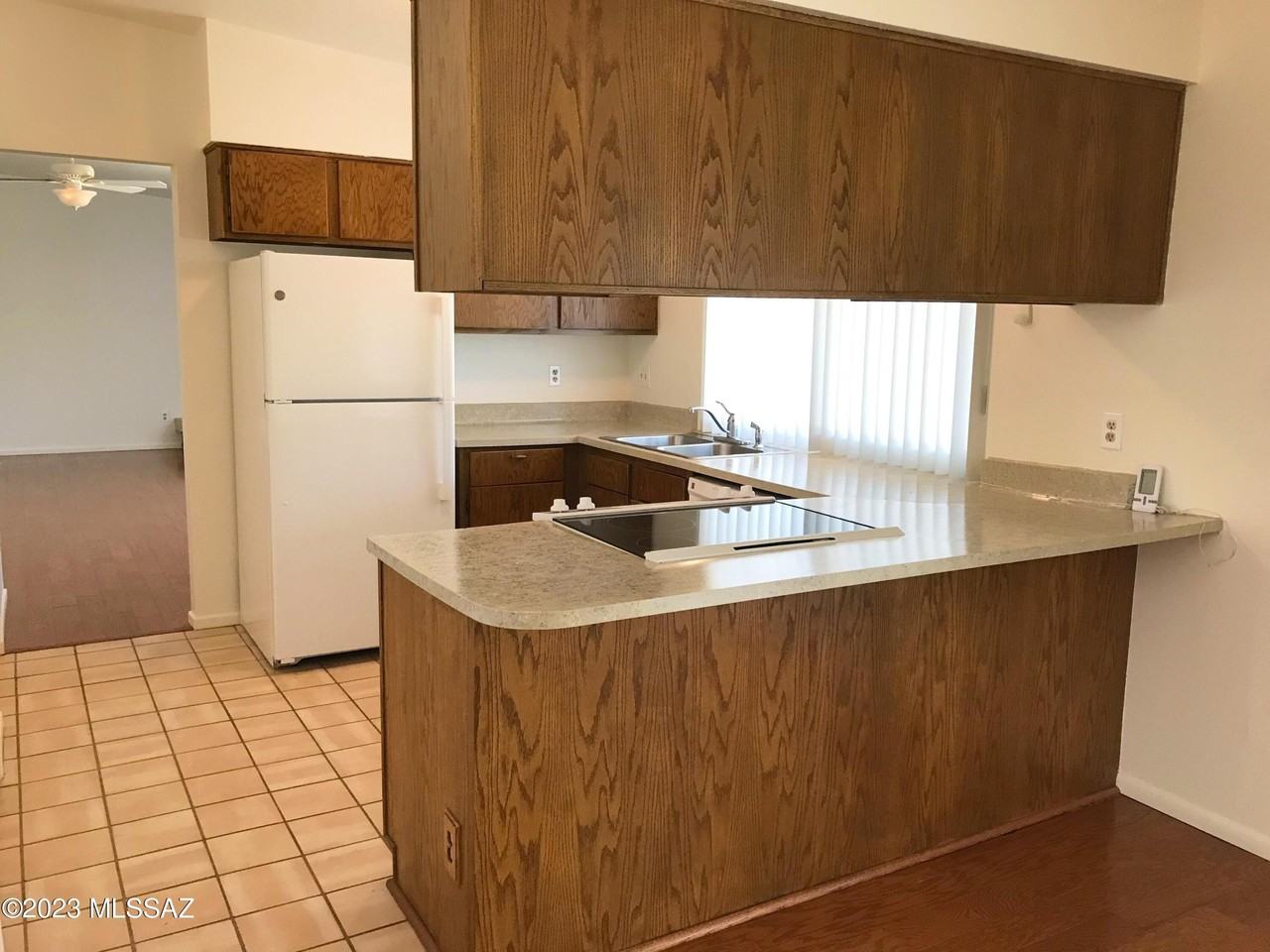 7800 N Nicole Pl - Photo 5 of 48