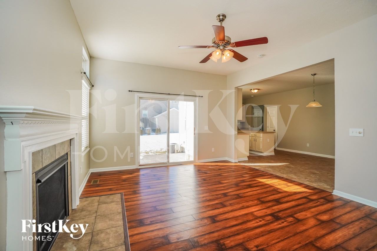 1967 Caplinger Dr - Photo 2 of 15