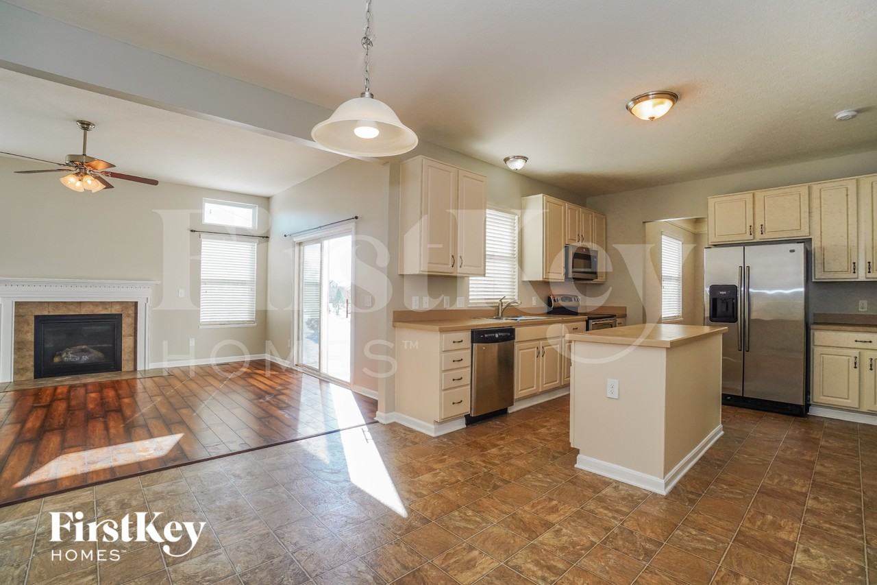 1967 Caplinger Dr - Photo 5 of 15