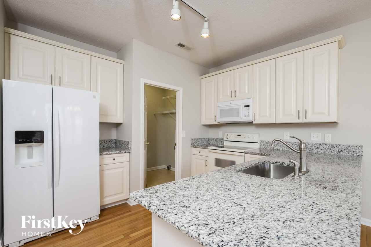 1305 Camden Place Ct - Photo 6 of 15