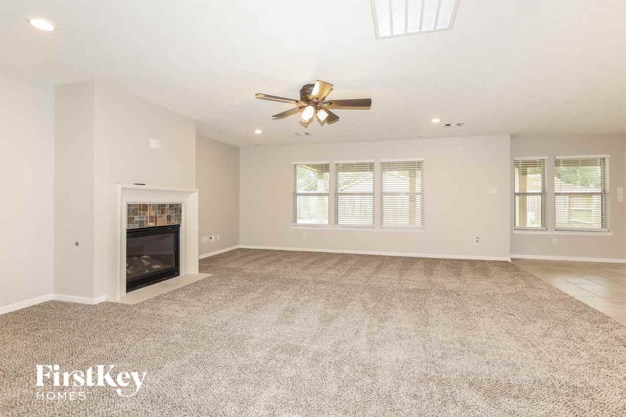 14250 Persimmon Woods Dr - Photo 3 of 15