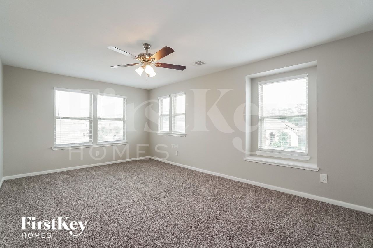 14315 Cedar Pine Ct - Photo 3 of 15