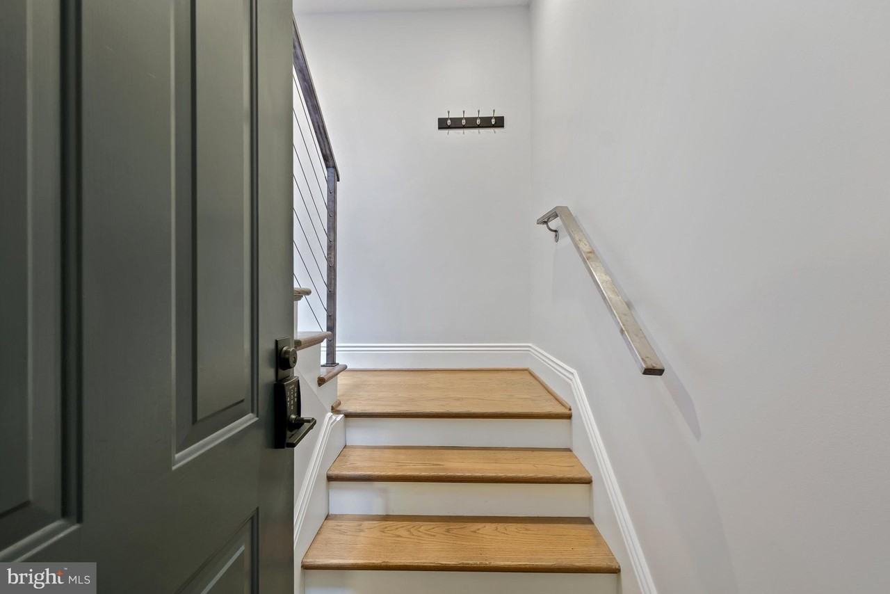 416 A St Se Apt 3 - Photo 4 of 31