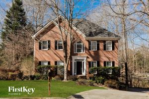 featured image of 571 Hilton Ave