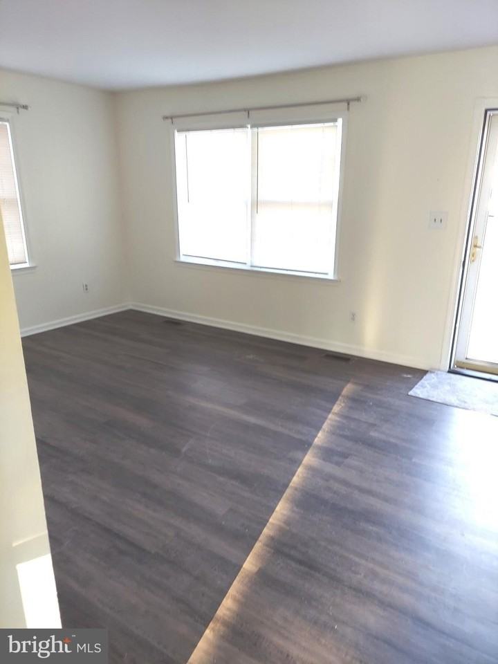 4 Garvey Ln - Photo 2 of 8