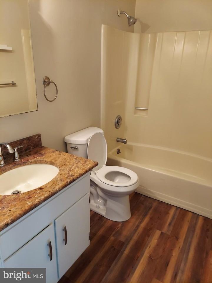 4 Garvey Ln - Photo 5 of 8