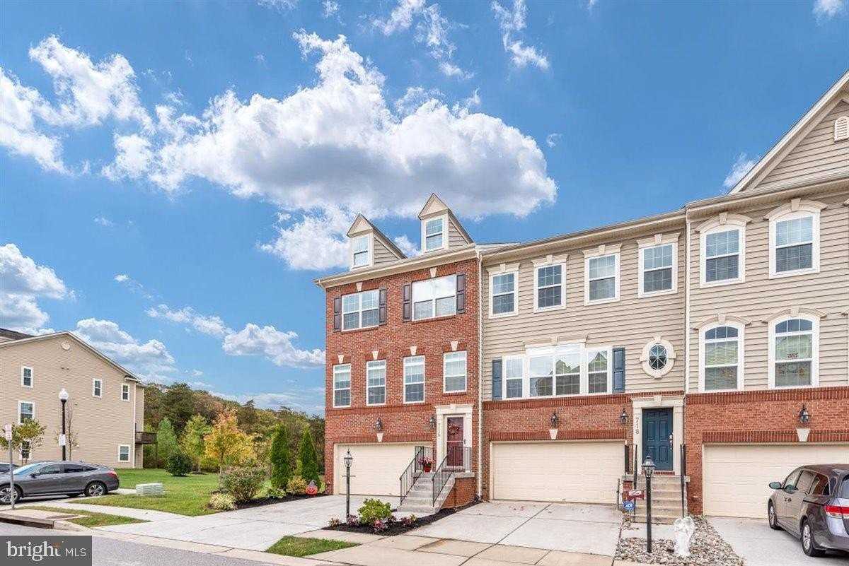 716 Hidden Oak Ln - Photo 3 of 33