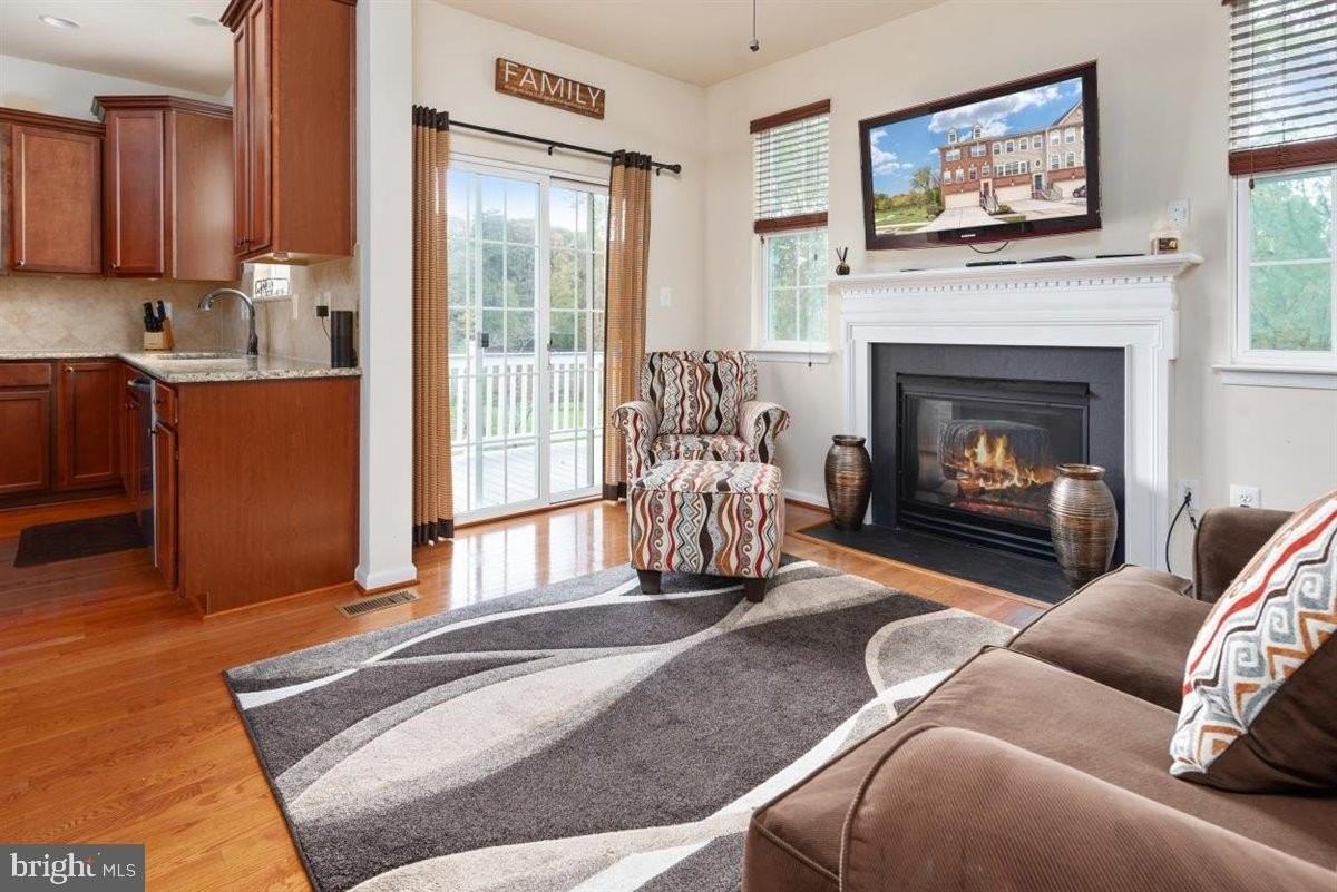 716 Hidden Oak Ln - Photo 6 of 33