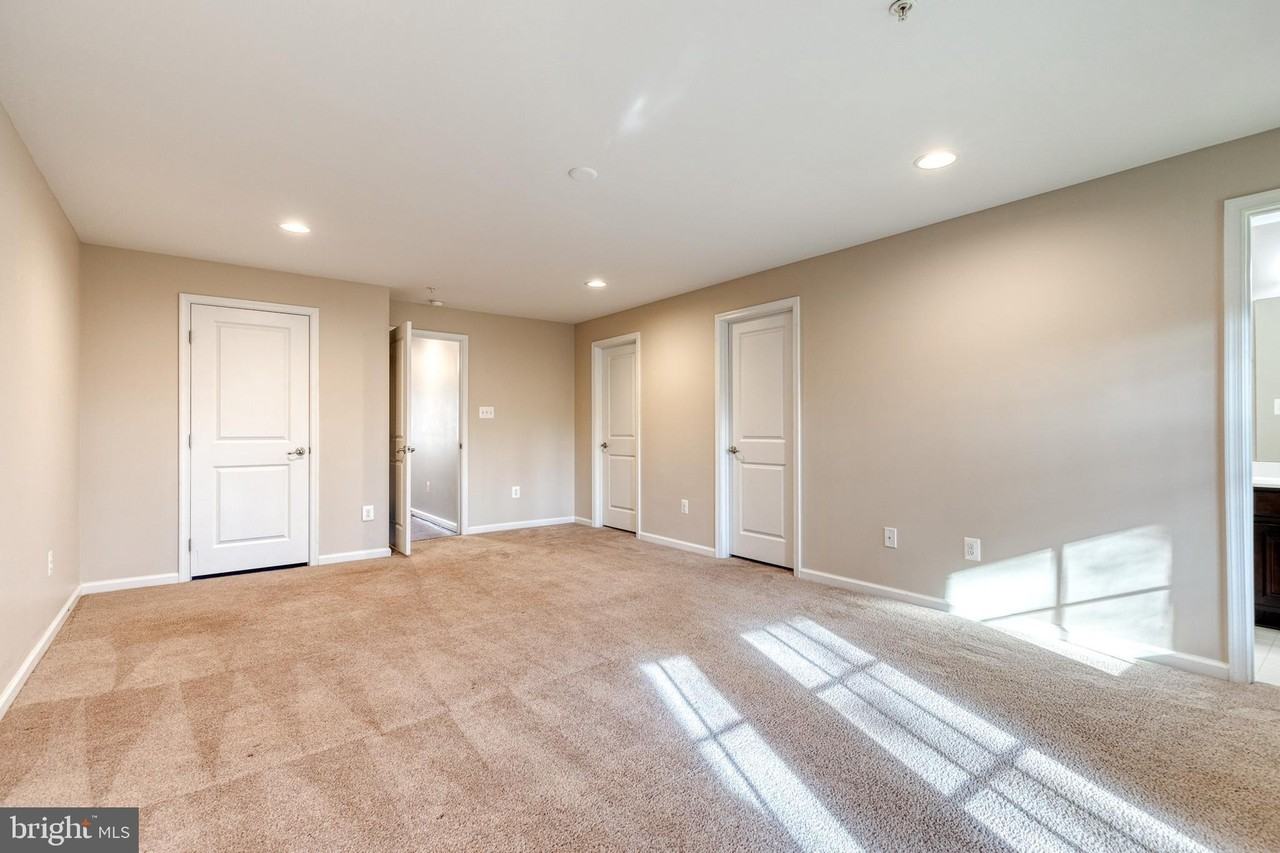 7223 Winding Hills Dr - Photo 5 of 31