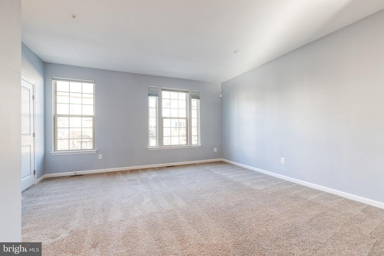 7223 Winding Hills Dr - Photo 7 of 31