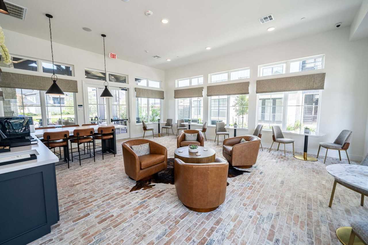 12700 Greenhouse Rd - Photo 2 of 8