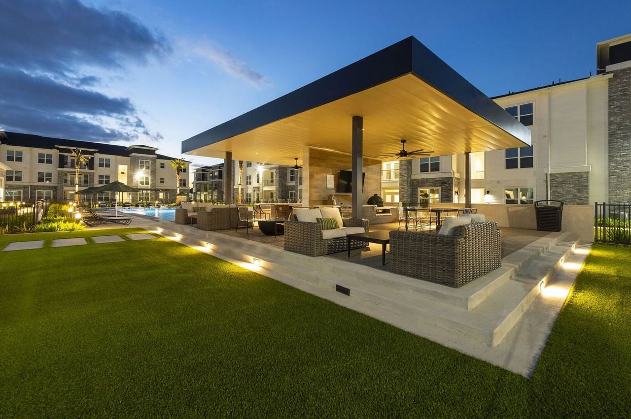 20130 Schiel Rd - Photo 2 of 8