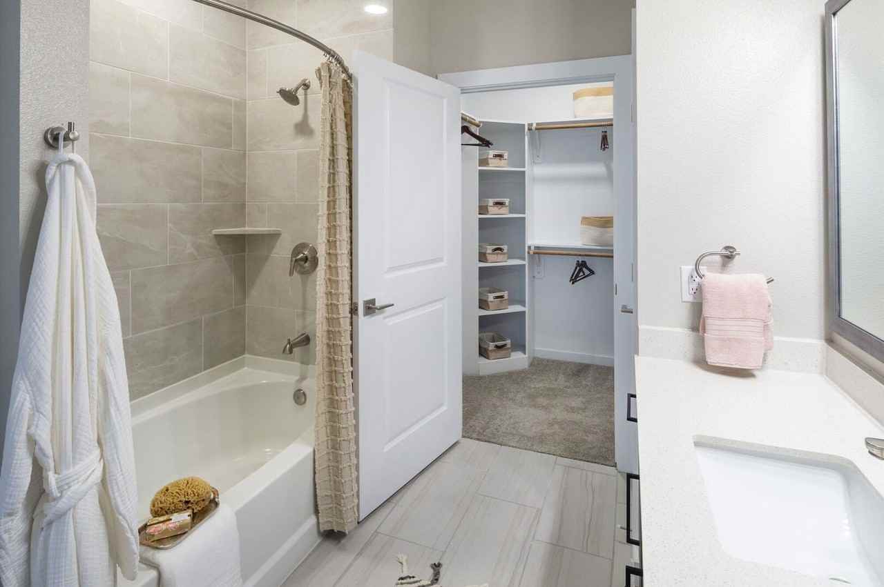 20130 Schiel Rd - Photo 7 of 8