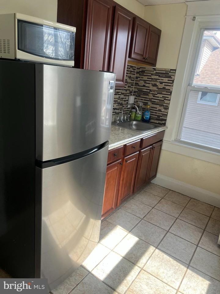 3021 Glenmore Ave - Photo 3 of 17