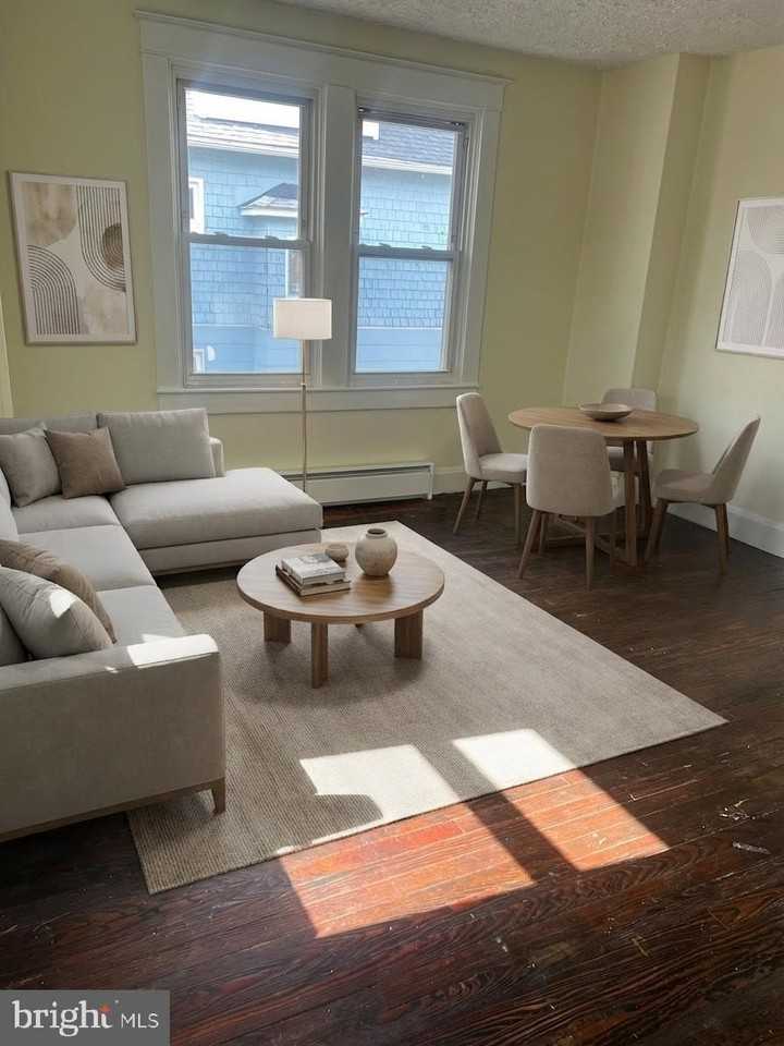 3021 Glenmore Ave - Photo 5 of 17