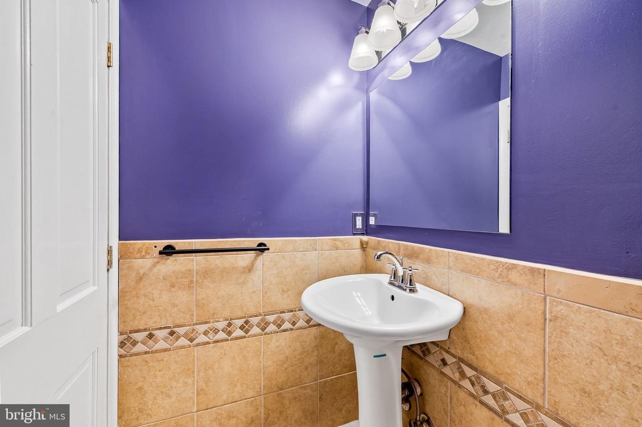 2315 Eastern Ave - Photo 5 of 34