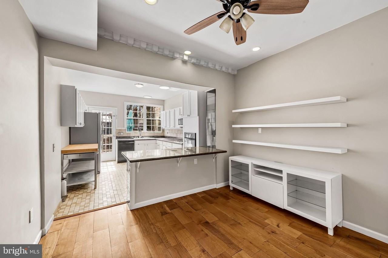 2315 Eastern Ave - Photo 7 of 34