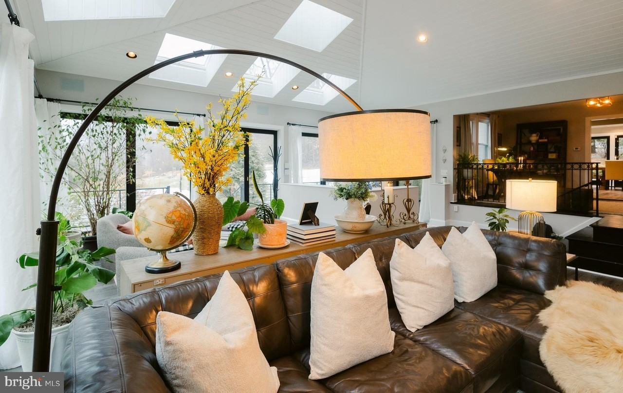 15841 York Rd - Photo 6 of 50