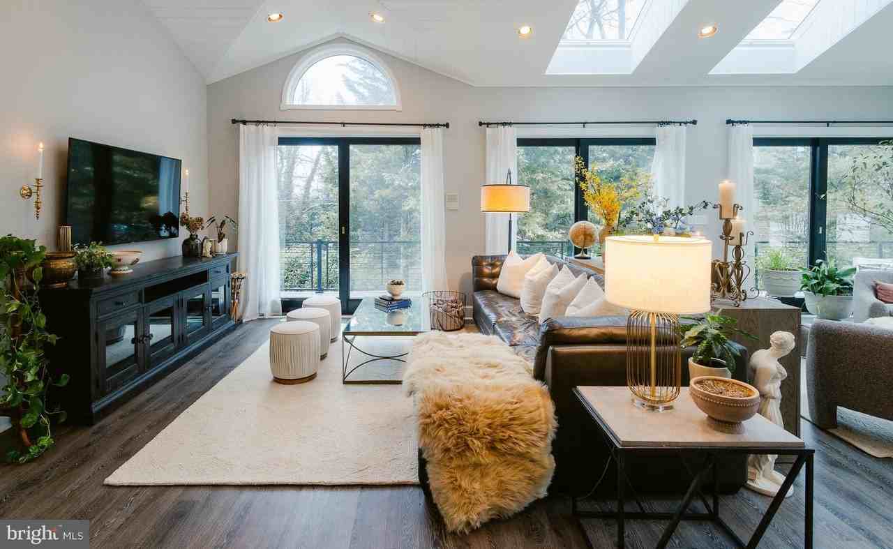 15841 York Rd - Photo 7 of 50