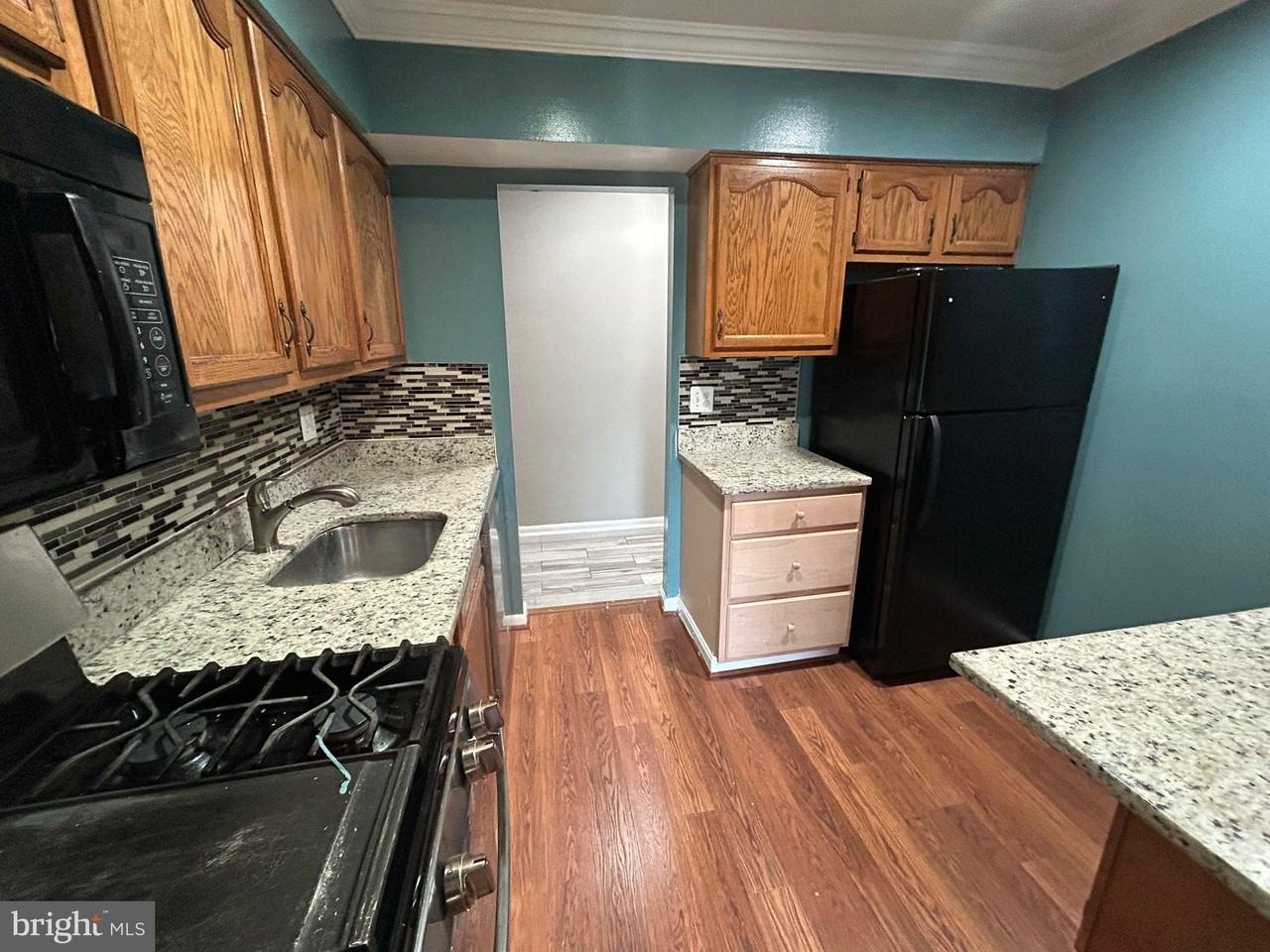 6085 Majors Ln Apt 11 - Photo 3 of 13