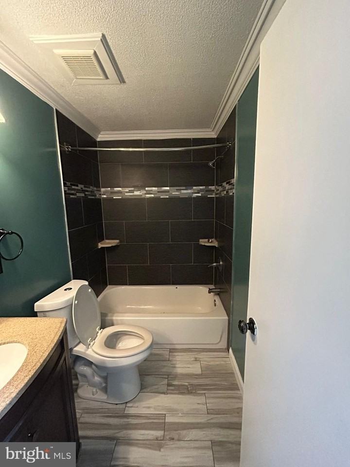 6085 Majors Ln Apt 11 - Photo 7 of 13