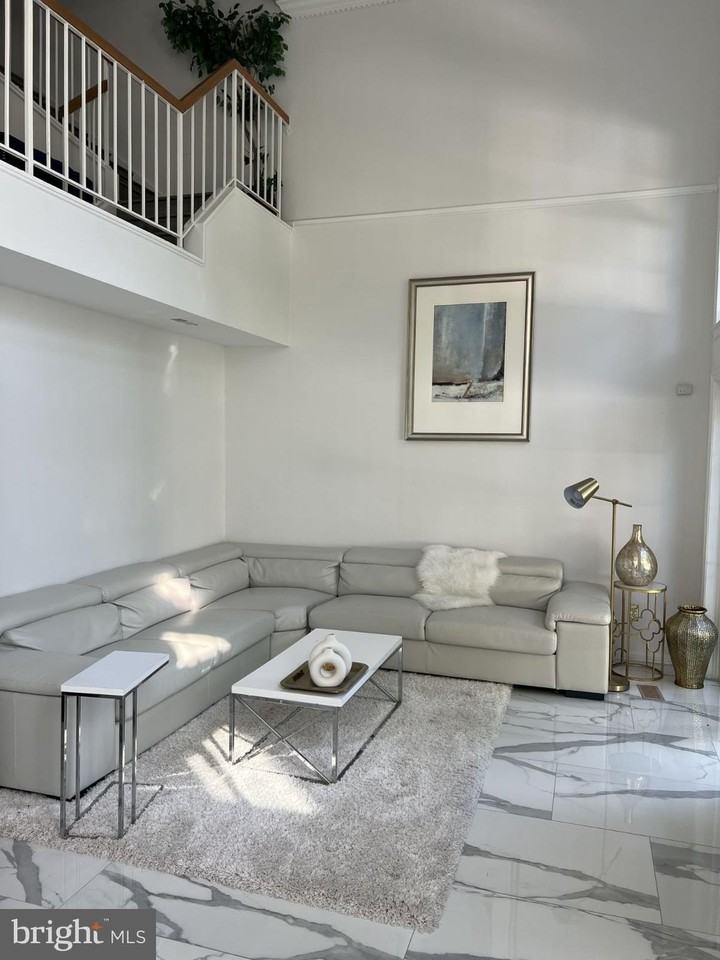 8719 Delcris Dr - Photo 3 of 4