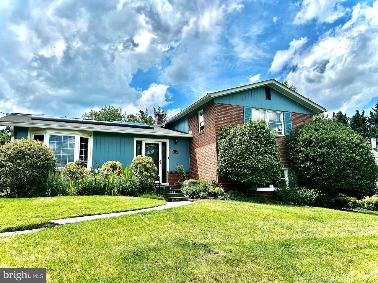 10202 Mcgovern Dr - Photo 2 of 37