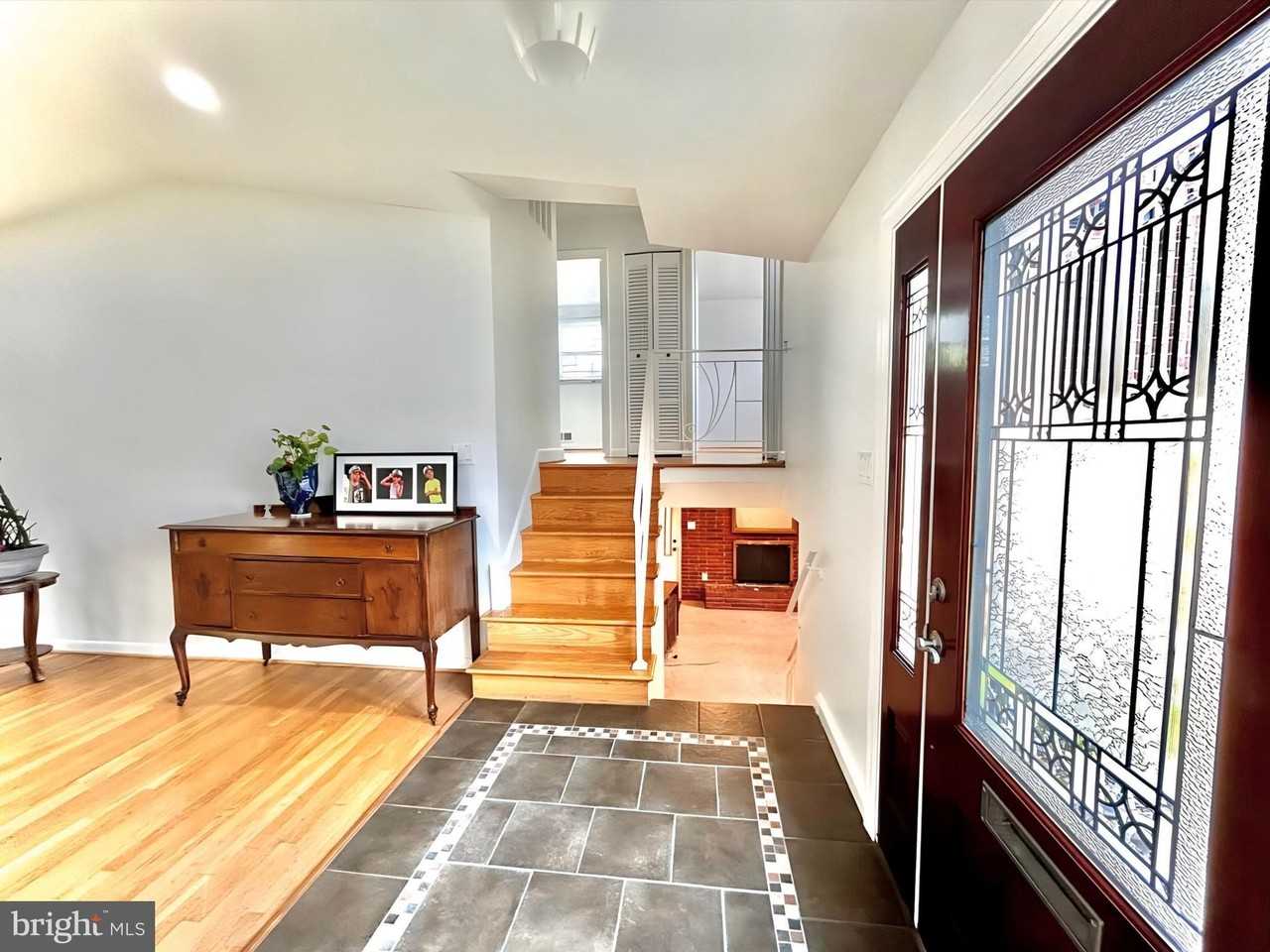 10202 Mcgovern Dr - Photo 5 of 37