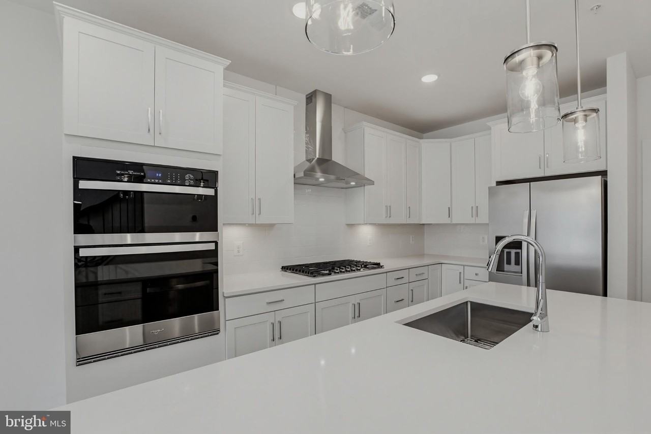 16096 Frederick Rd - Photo 4 of 29