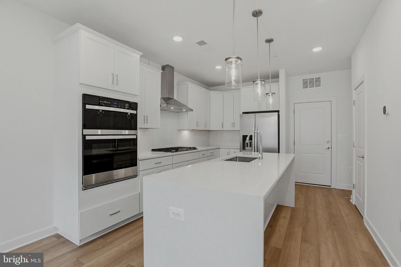 16096 Frederick Rd - Photo 6 of 29