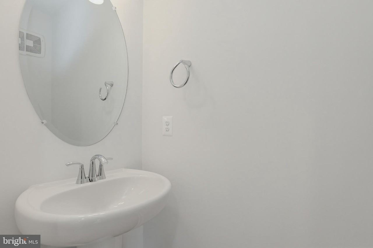 16096 Frederick Rd - Photo 7 of 29