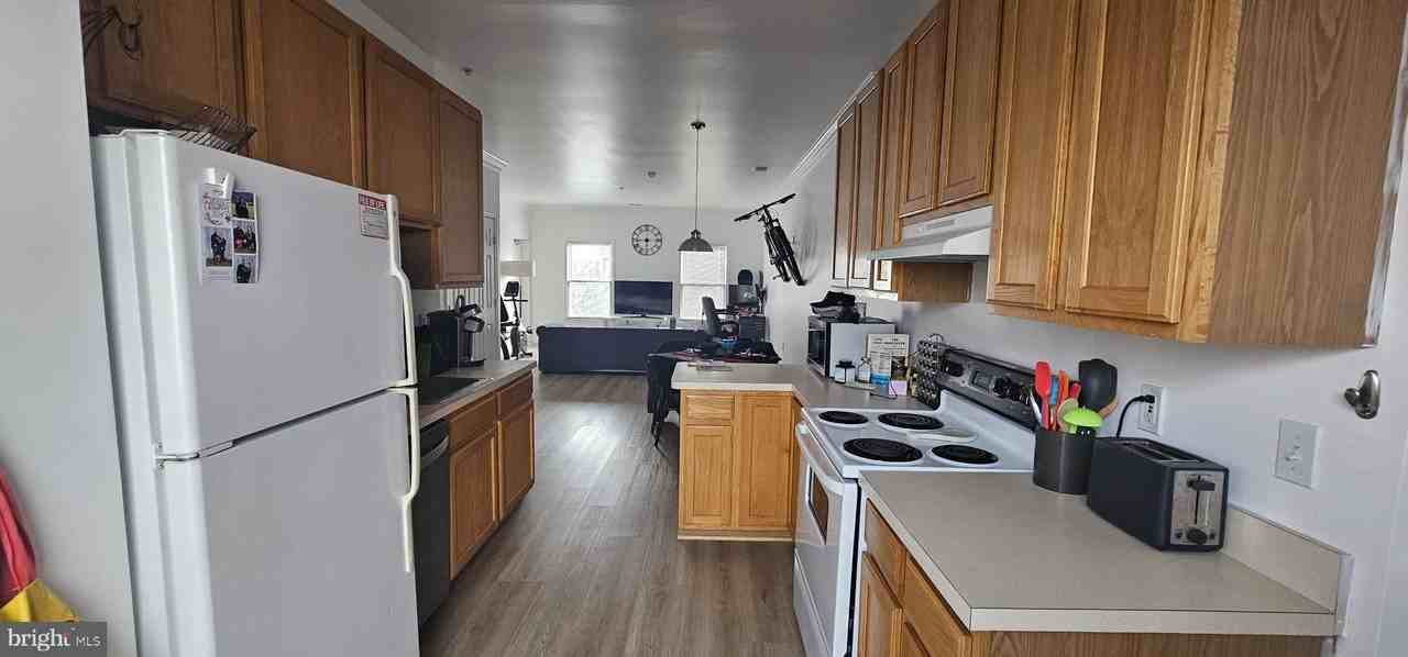 422 Main St Unit 300 - Photo 7 of 13