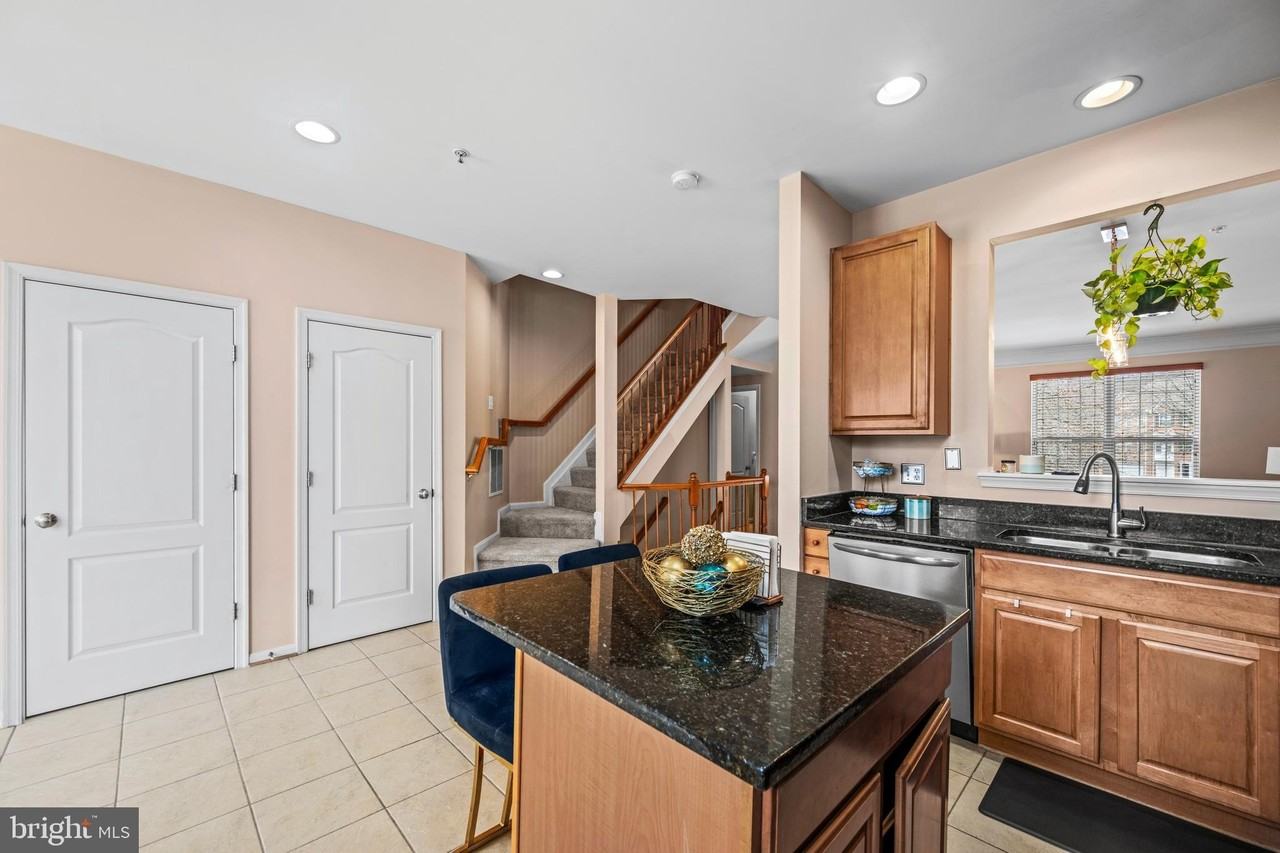 735 Parev Way - Photo 7 of 24