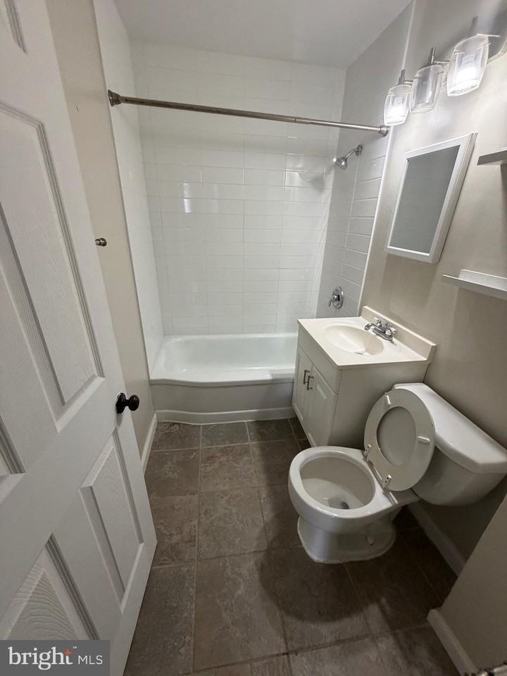 6609 Patterson St - Photo 5 of 15