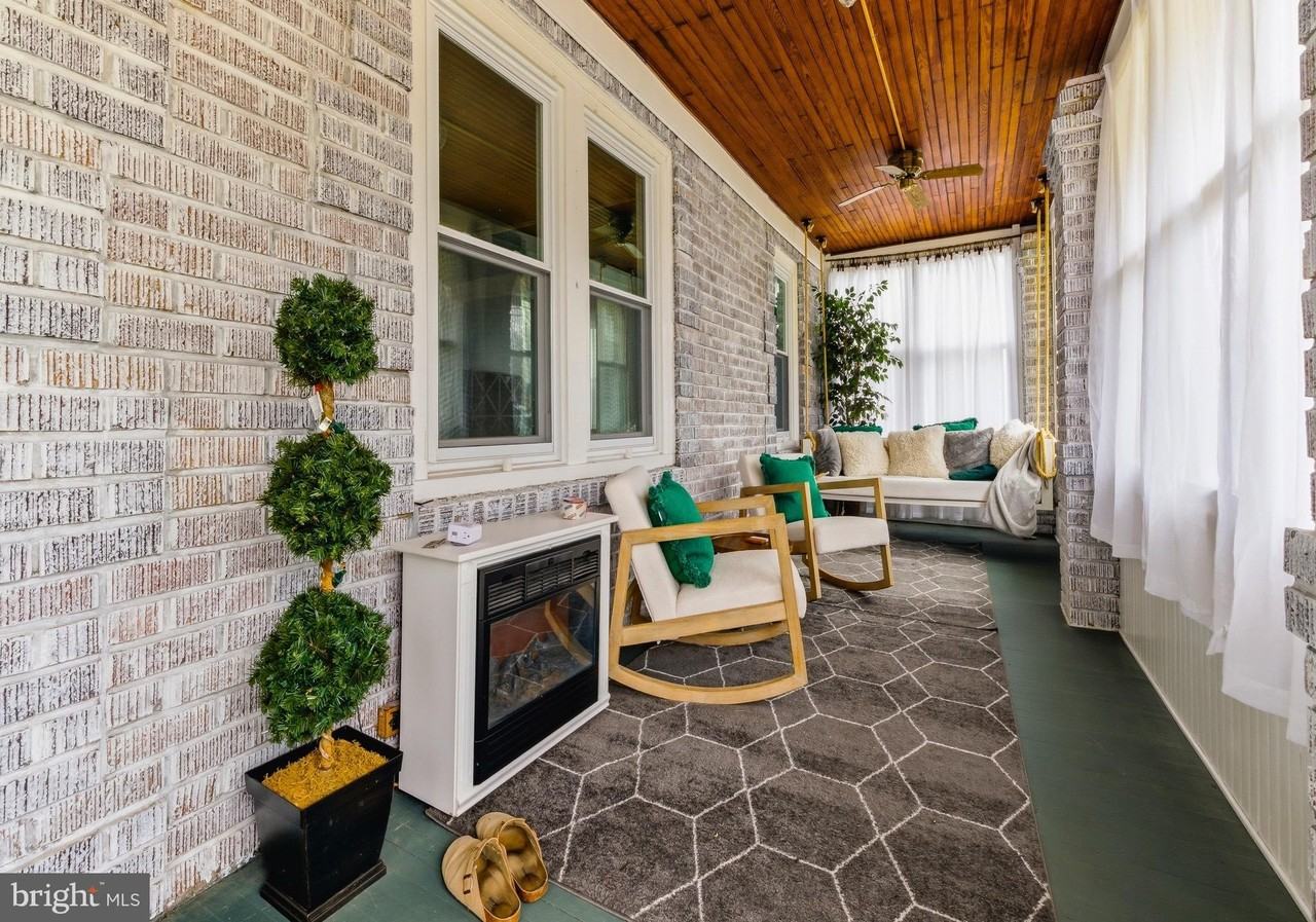 125 W Kings Hwy - Photo 2 of 22